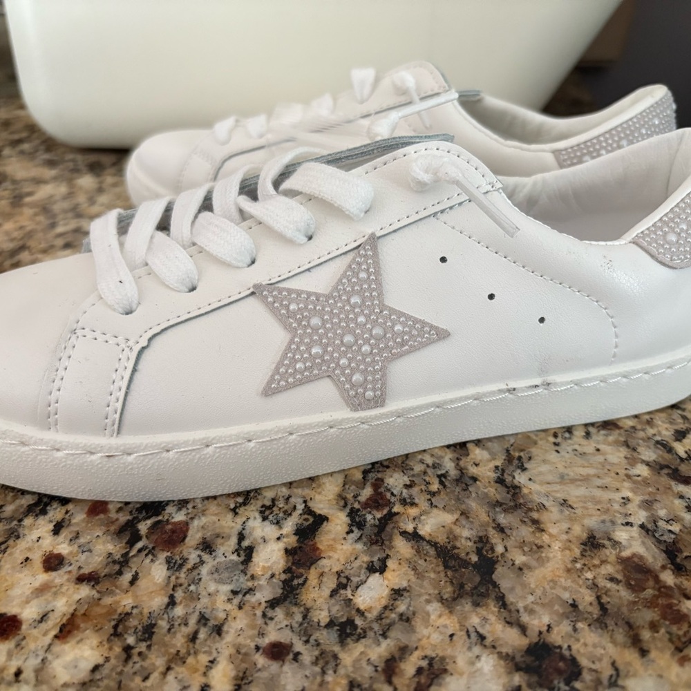 Vintage Havana “Carla” White pearl beaded Star Sneakers women’s 8.5 nwt